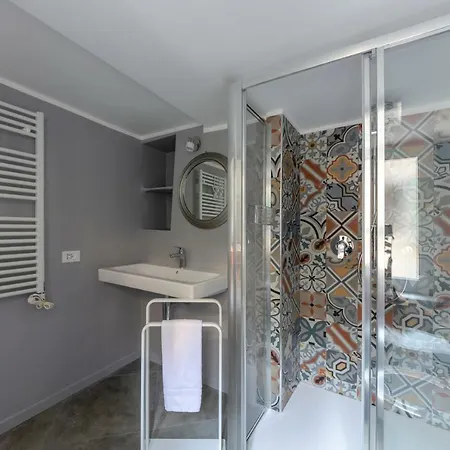 Hintown Castelli's The Twins Appartement